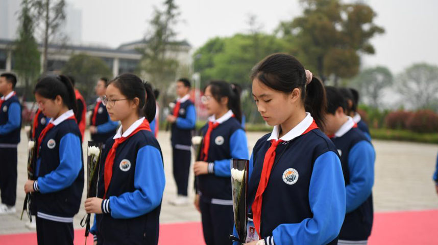 清明将至 祭奠英烈