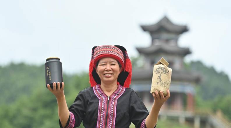 祝雪兰：以茶为“桥”促增收